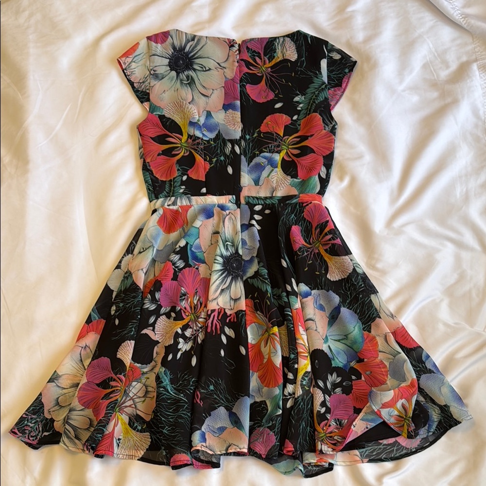 French Connection Floral Dress Multicolor size 2 - Picture 3 of 9